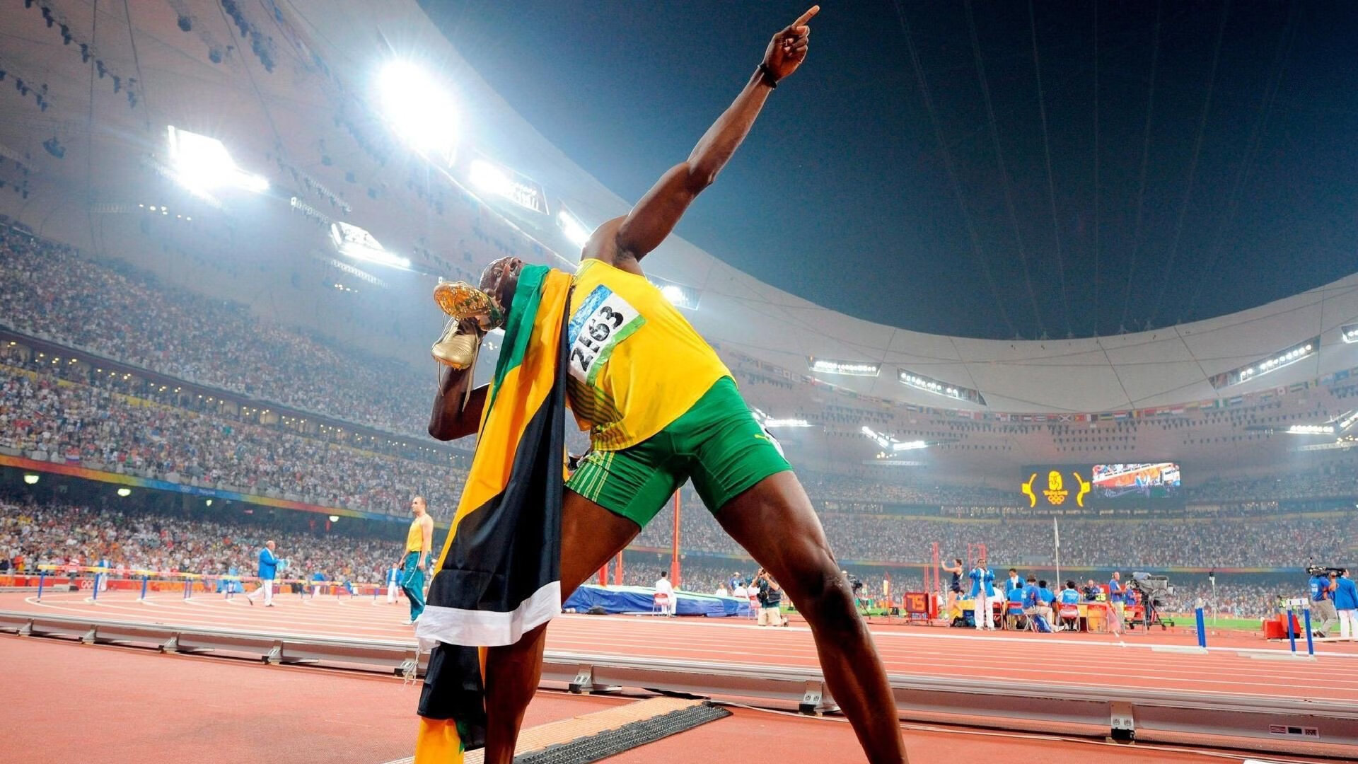 以足球为主题的数字艺术展在多个城市举办，彰显科技魅力，足球艺术品