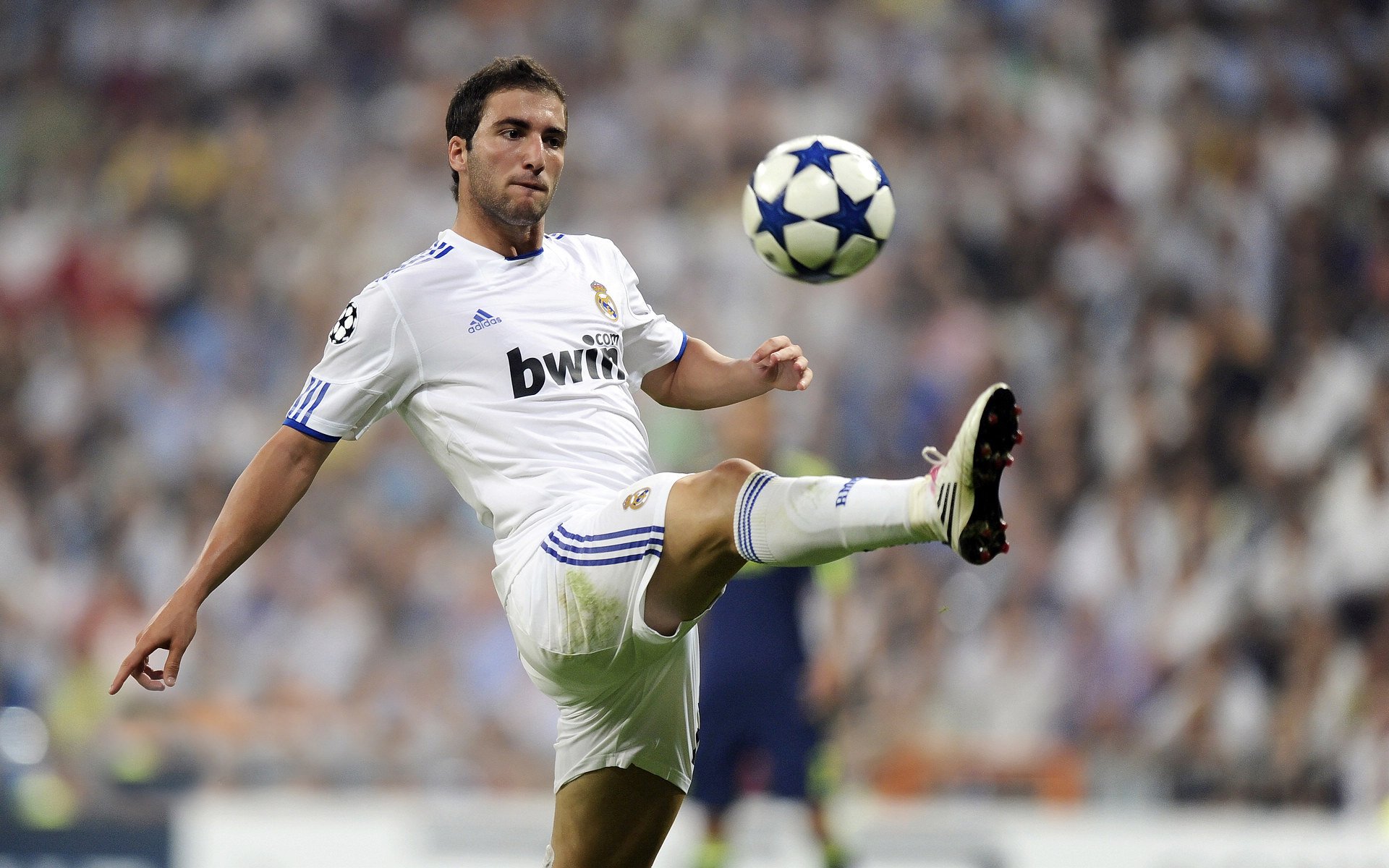 新兴足球强国快速崛起,国际赛场格局再度洗牌